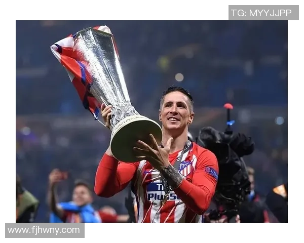 当昔日绿茵巨星重返母队再续前缘点燃球迷激情与荣耀记忆