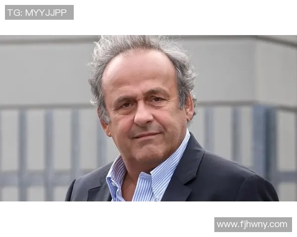 普拉蒂尼：足球场上的艺术大师与传奇巨星