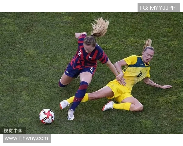 美国女足球星拉蒂诺埃：突破挑战成就辉煌职业生涯