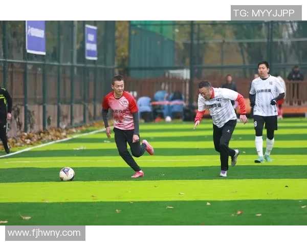 贾姓足球球员大全盘点及其在各大联赛中的表现与成就