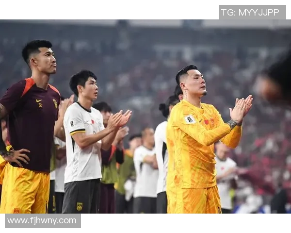 足球明星背后的故事与成长历程揭秘从青训到巅峰的奋斗与成就