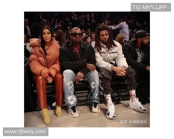 足球球星上脚潮鞋全解析明星球员街头风搭配与时尚潮流趋势