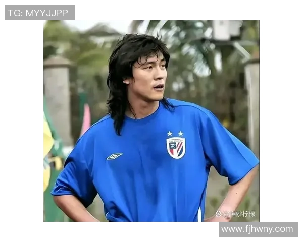 足球球星长发造型风潮掀起个性与魅力双重效应打造新时尚潮流