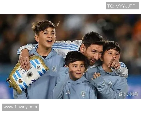 足球界的十二号球星是谁 他在球场上的传奇表现影响深远